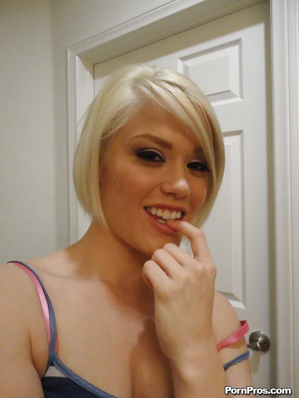 Amateur teen babe Ash Hollywood strips off lingerie and feels pussy  - Amateur, Teen, Babe, Short Hair, Face, Lingerie, Tiny Tits, Panties, Ass, Cute  - Photo 1