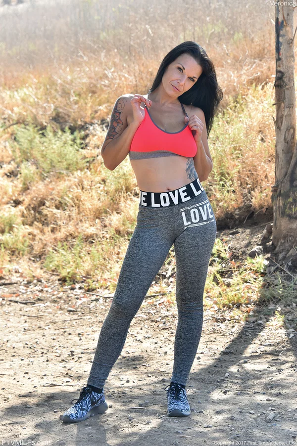 Brunette mature in yoga pants Veronica unveils her amazing big tits outdoors  - Yoga Pants, Sports, Public, MILF, Amateur, Big Tits, Clothed, Sexy, Outdoor, Non Nude  - Photo 3