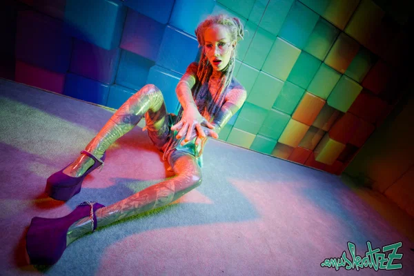 Tattooed freak Anuskatzz masturbates with toys in cantilever heels  - Latex, Glasses, Piercing, Fetish, Tattoo, Pigtails, High Heels, Dildo, Masturbation, Spreading  - Photo 7