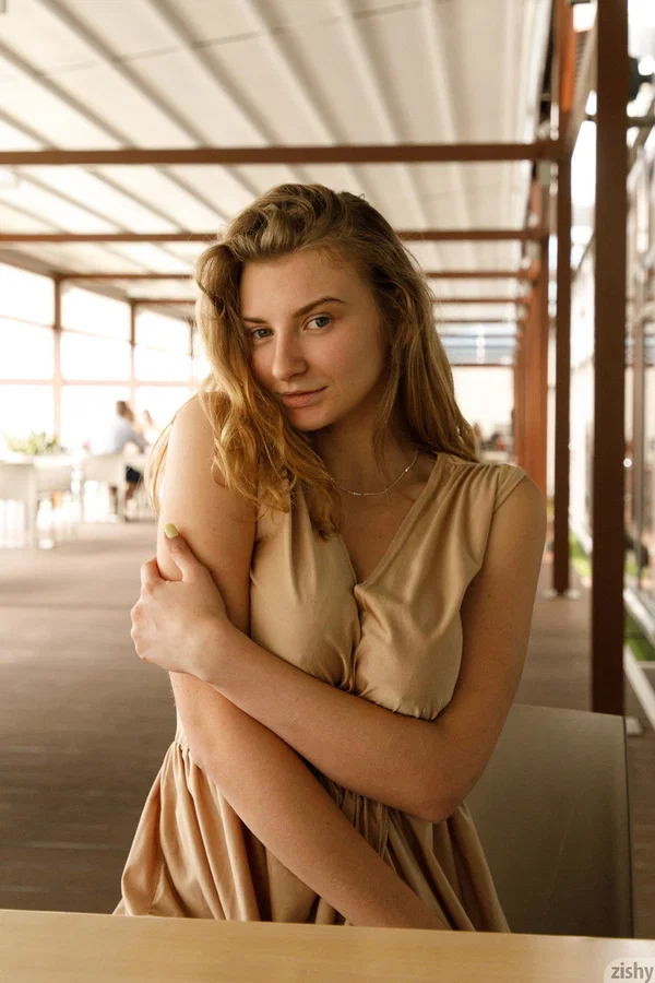 Ukrainian babe Regan Budimir flashes her big tit while posing at the mall  - Public, Beautiful, Ukrainian, Non Nude, Amateur, Curvy, Clothed, Jeans, PAWG, Chubby  - Photo 5