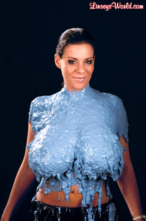 Big Boob Bundle performed by Linsey Dawn Mckenzie Hot Photos  - Casting, Big Tits, Natural Tits, Non Nude, Pornstar, Skinny  - Photo 5