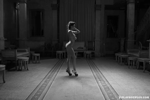 Stunning Italian Marina Emanuela flaunts big tits on the bar & in the big hall  - Centerfold, Babe, Model, Glamour, Beautiful, Solo, Non Nude  - Photo 14