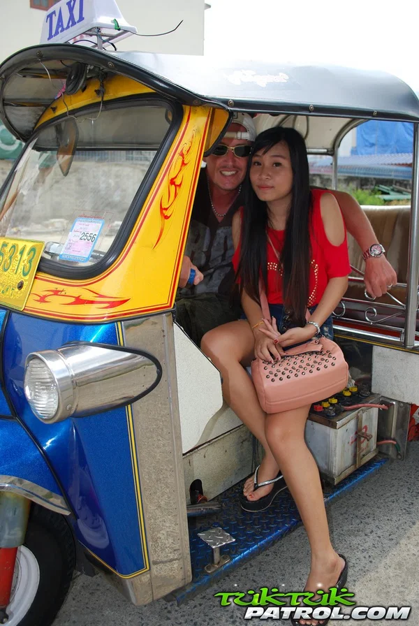 Pretty Asian Bew rides in a tuk tuk while showing her hot legs in booty shorts  - Thai, Mom, Asian, Amateur, Sexy, Tall, Skinny, British  - Photo 13