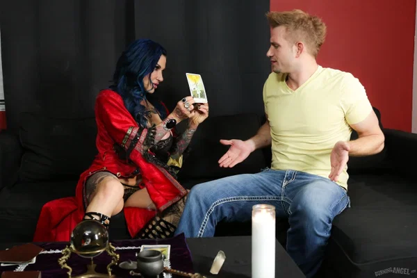 Heavily tattooed chick Jenevieve Hexxx seduces man after Tarot reading  - Tattoo, Hardcore, Big Tits, Reality, Fetish, Handjob, Cowgirl, Ass Fucking, Blowjob, Cum In Mouth  - Photo 3