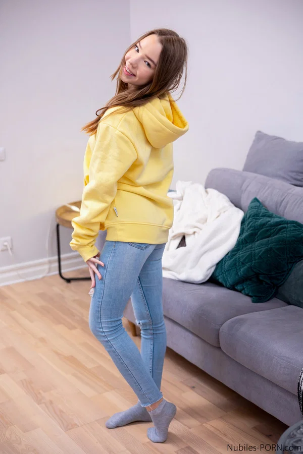 Petite girlfriend Mirka getting her tight pussy stretched by her boyfriend  - Petite, Girlfriend, Socks, Kissing, Schoolgirl, Doggy Style, Hardcore, Amateur, Jeans, Cumshot  - Photo 2