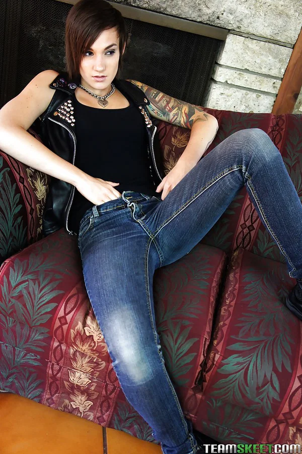 Slender tattooed babe in jeans gets naked and masturbates nicely  - Tattoo, Babe, Jeans, Clothed, Masturbation, Tiny Tits, Step Sister, Undressing, Spreading, Beautiful  - Photo 2
