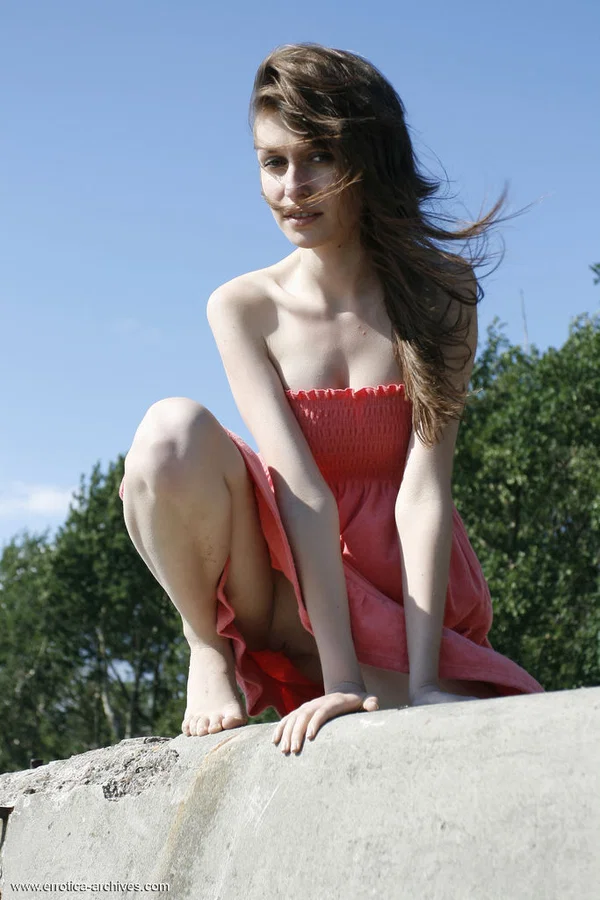 Skinny teen flashes her skinny body in a pink dress on an ocean beach  - Beach, Face, Tiny Tits, Upskirt, Ass, Teen, Skirt, Outdoor, Spreading, Skinny  - Photo 2