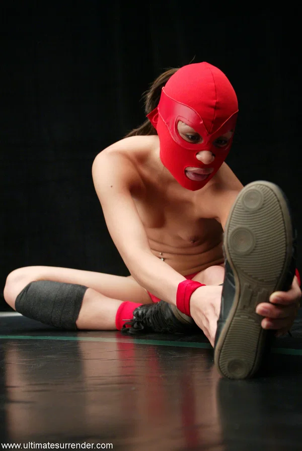 Ultimate Surrender starring Crimson Ninja, DragonLily Sex Pics  - Sports, Gym, Asian, Amateur, MILF, Lesbian, BDSM, Fetish, Bondage, Tiny Tits  - Photo 3