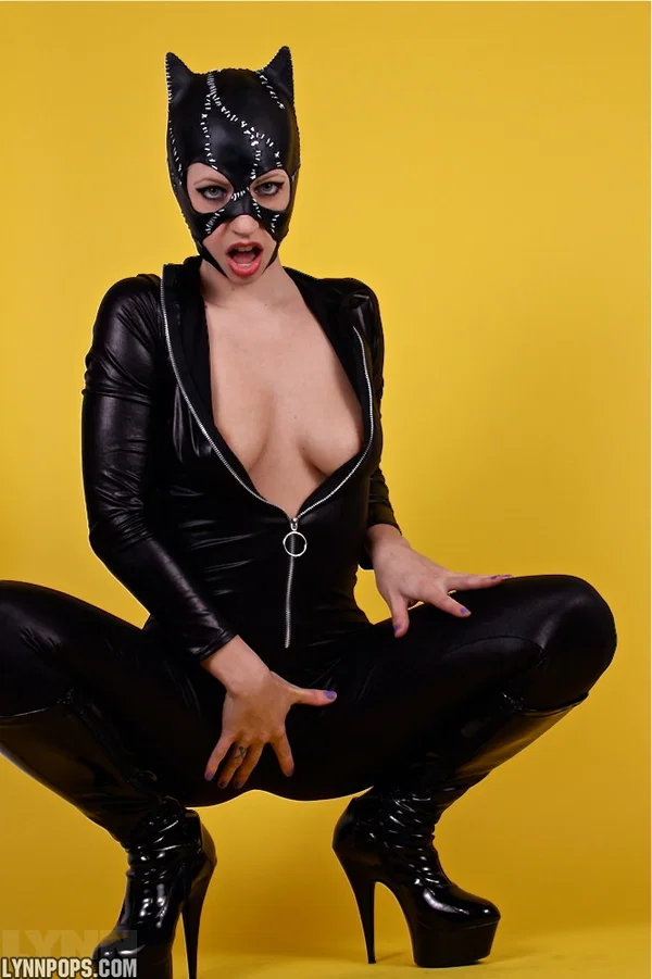 Naughty cat woman Lynn Pops pops her sexy tits out of provocative latex outfit  - Cosplay, Latex, Fetish, Amateur, Babe, Big Tits, Spreading, High Heels, Natural Tits, Nipples  - Photo 12