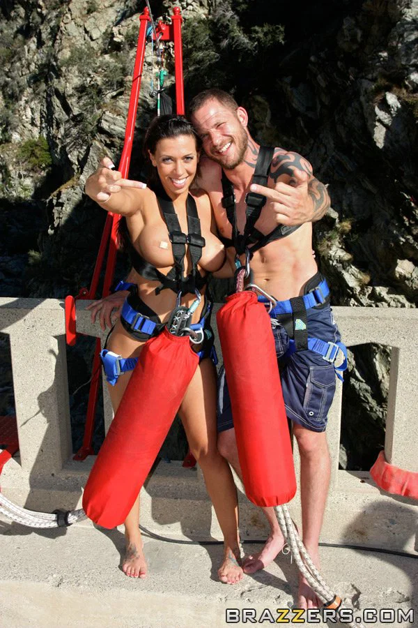 Busty adventurous pornstar Rachel Starr goes bungee jumping stark naked  - Reality, MILF, Outdoor, Big Tits, Fake Tits, Ass, PAWG, Pornstar, Non Nude, Brunette  - Photo 17