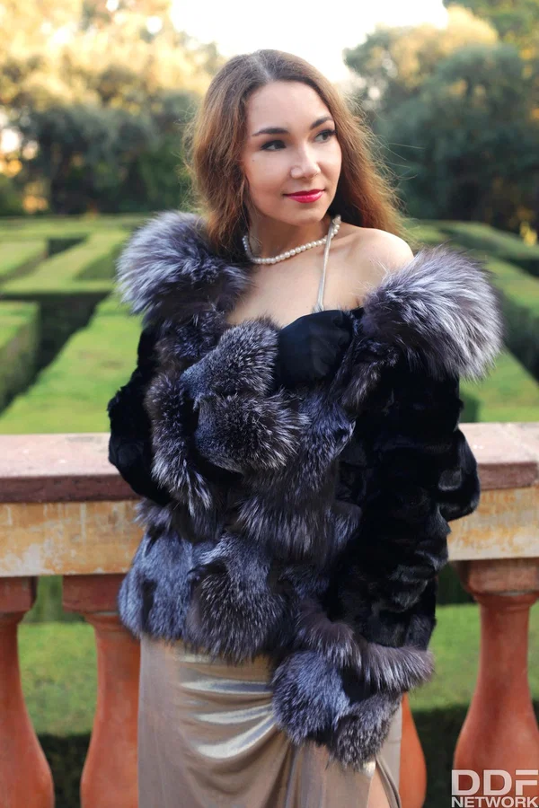 Beautiful elegant Stacy Snake squats in long gown for outdoor cock sucking  - Blowjob, Outdoor, European, Brunette, Curly, Non Nude  - Photo 3