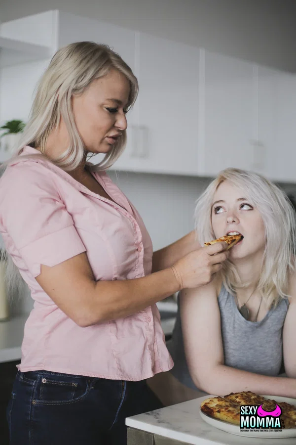 Blonde teen Annie Archer and hot cougar London River play with a dildo  - Lesbian, Reality, Ass, Kissing, Clothed, Natural Tits, Pornstar, Big Tits, Dildo, Asshole  - Photo 3