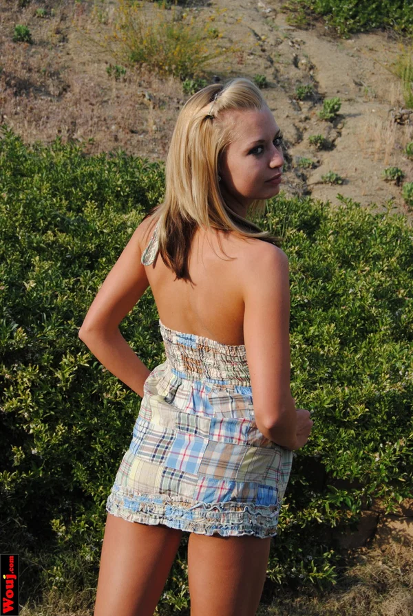 Blonde amateur WouJ in a short skirt flashes her hot ass on a hillside  - Beautiful, Amateur, Babe, Solo  - Photo 5