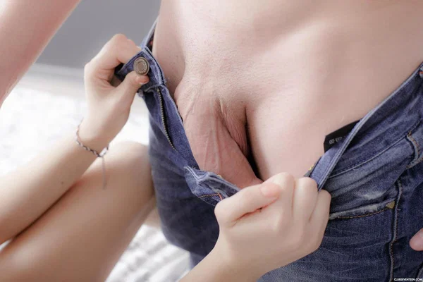 Passionate teen babe Peachy unbuttons her guy's jeans to deepthroat his penis  - Cumshot, Teen, Blowjob, Cum In Mouth, Kissing, Reality, Handjob, Pussy, Shaved, Big Cock  - Photo 4