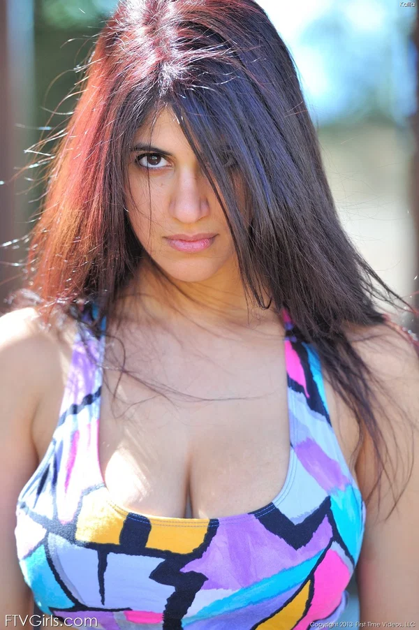 Curvy amateur babe Kalila plays with her juicy tits and toys her moist pussy  - Amateur, Big Tits, Masturbation, Sexy, Shorts, Outdoor, Pussy, Brunette, Dildo, Babe  - Photo 10