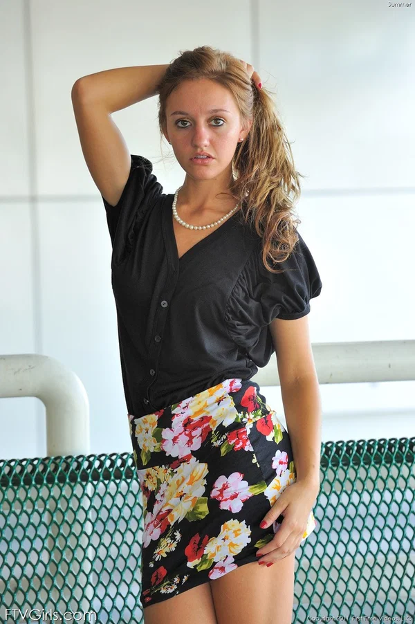 Bombshell in a hot secretary outfit Summer toying her horny pussy in public  - Public, High Heels, Upskirt, Tall, Skirt, Sexy, Legs, Ass, Beautiful, Teen  - Photo 10