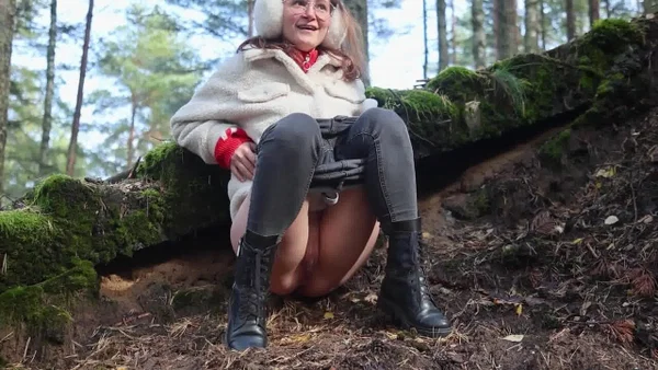 Princess Lili takes a piss near steps while out in the woods  - Pissing, Russian, Jeans, Shaved, Outdoor, Pussy, Close Up, Panties, Tattoo, European  - Photo 7
