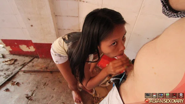 Cute Pinay teen in braces gets fucked by a foreigner in POV mode  - Braces, POV, Asian, Teen, Amateur, Close Up, Hardcore, Hairy, Ass, Shorts  - Photo 4