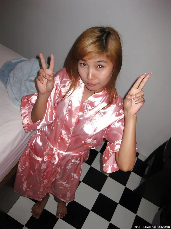 Sweet asian babe lowering her panties and flashing her hairy cooter  - Thai, Panties, Teen, Asian, Ass, Babe, Hairy, Schoolgirl, Pussy, Skirt  - Photo 2