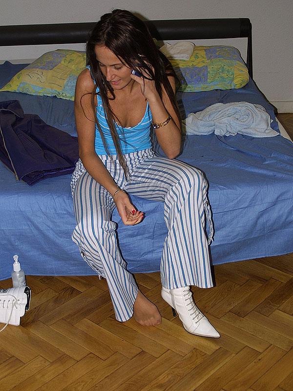 Skinny amateur brunette Andrea gets her pussy licked in hot closeup  - Old Man, Teen, Cute, European, Spreading, Feet, Pussy, Non Nude  - Photo 17