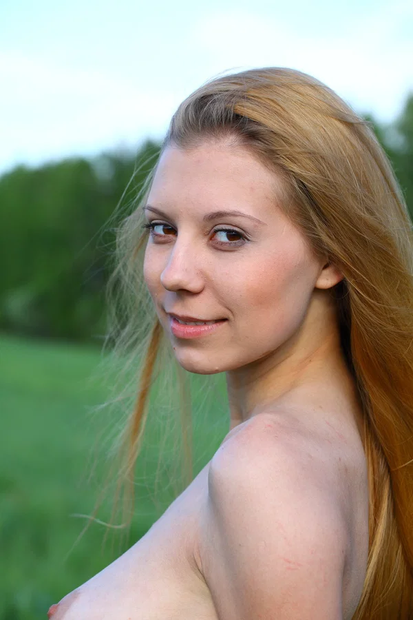 Redhead teen with firm tits ditches jeans and panties to pose nude in a field  - Outdoor, Close Up, Redhead, Undressing, Beautiful, Skinny, Big Tits, Tiny Tits, Sexy, Babe  - Photo 17