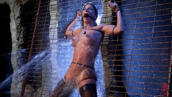 Athletic girl Ariel X is masturbated while restrained in a water tank  - Mom, BDSM, Bondage, Feet, Non Nude, Spreading, Pussy, Brunette, Skinny  - Photo 2