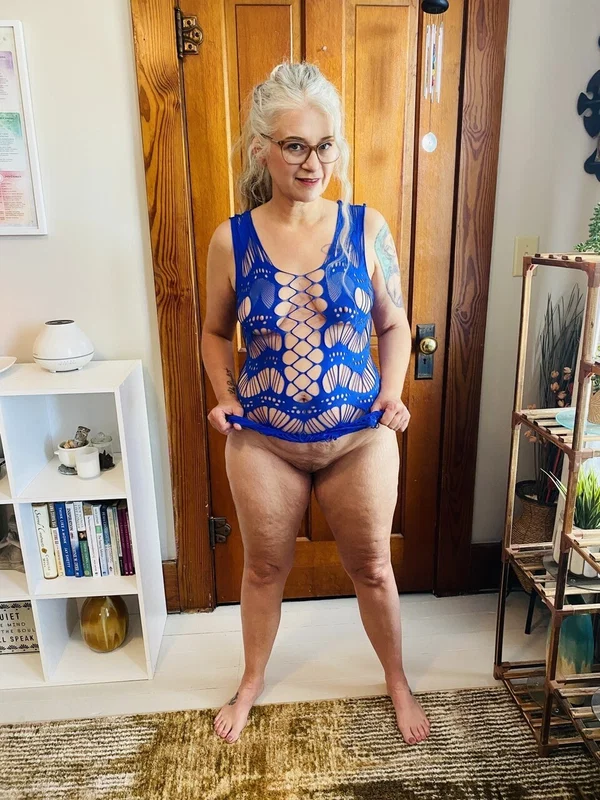Older blonde Lil Ms Muffet removes a revealing dress to go nude in glasses  - Mature, Saggy Tits, Thick, BBW, Chubby, Glasses, Curvy, Amateur, Clothed, Tattoo  - Photo 6
