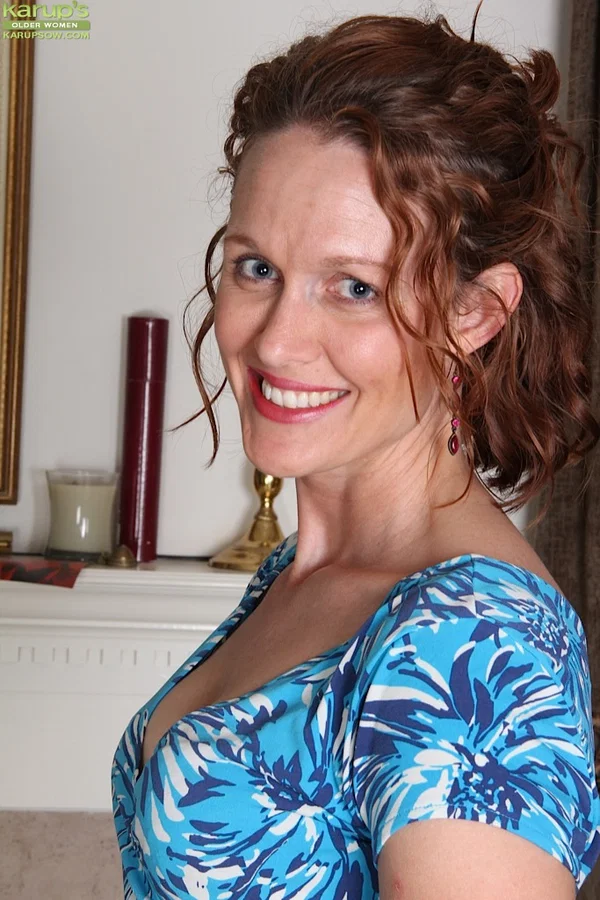 Clothed mature dame Ajia Simpson undressing for spreading of pussy  - Mature, Asshole, Close Up, Pussy, Clothed, Spreading, Skirt, PAWG, Legs, Ass  - Photo 1