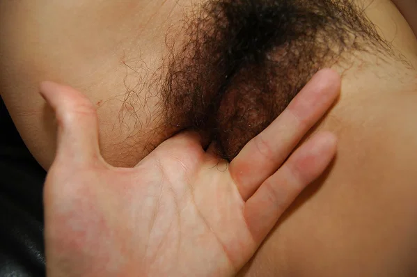 Fuckable asian teen with shaggy bush has some pussy fingering and vibing fun  - Japanese, Teen, Asian, Hairy, Close Up, Dildo, Pussy, Fingering, Nipples, Feet  - Photo 6