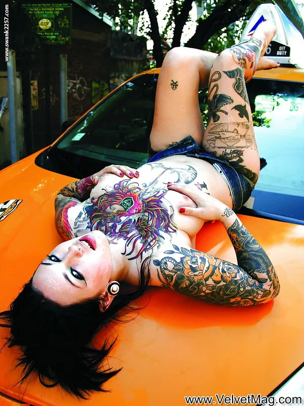 Tattooed Adahlia Diamante masturbating her cunt by her shoe outdoor  - Babe, Outdoor, Shorts, Spreading, Feet, Solo, Pussy, Beautiful  - Photo 5