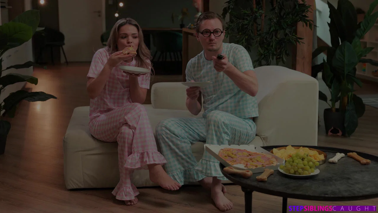 Jade Jadore - Well, Mom And Dad Are Not Home...