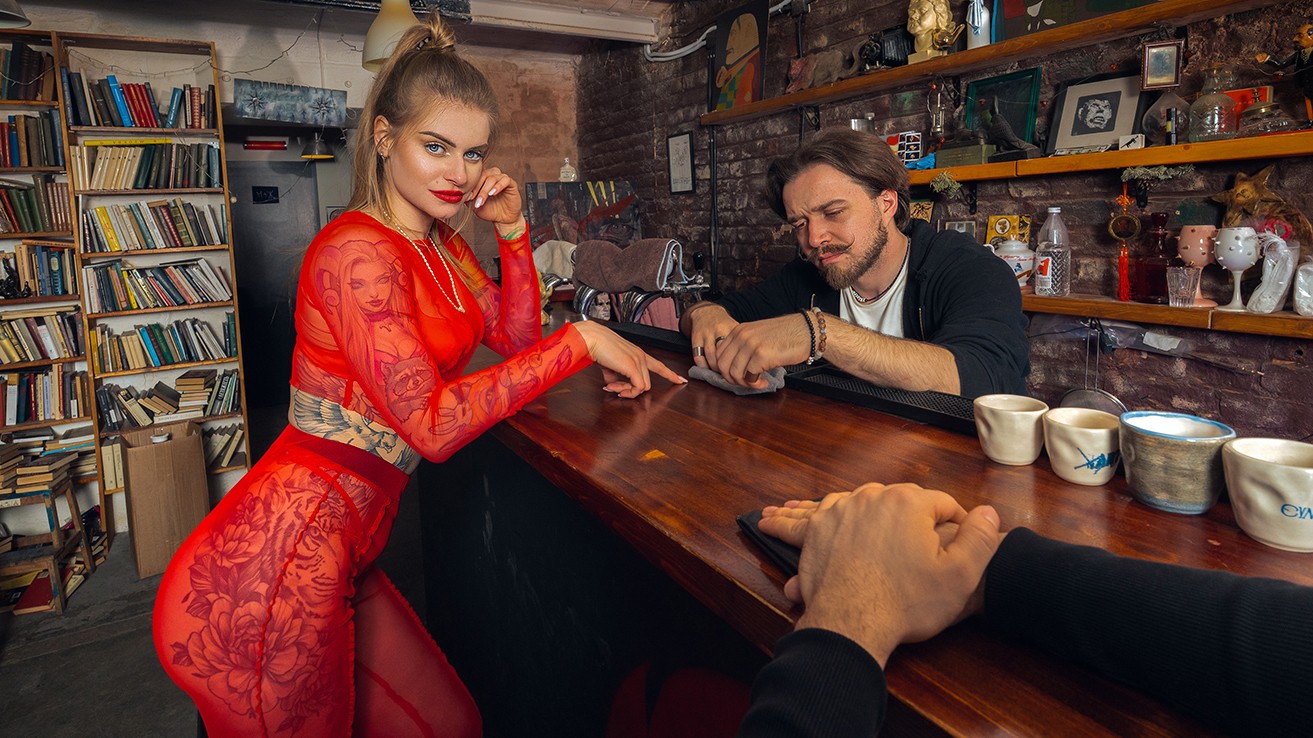 Alice Deliora - Anal Pounding In The Bar